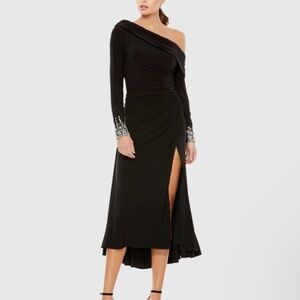 Mac Duggal Elegant Black Off-Shoulder Dress